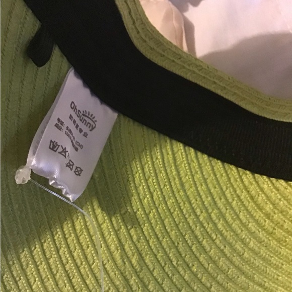 Oh Sunny green visor hat with carry on bag NWT - Picture 5 of 8